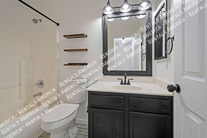 Building Photo - 3502 S Chaparral Rd