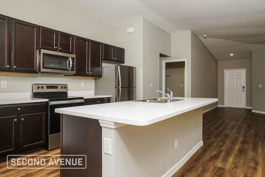 Building Photo - 105 Sherbourne St