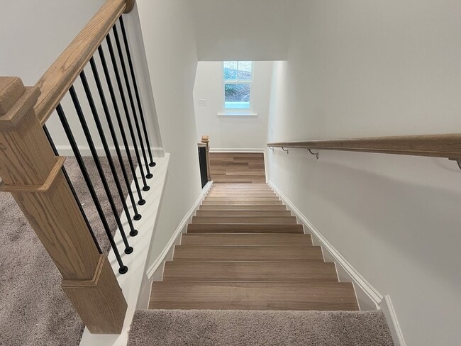 Building Photo - Bright & Modern 3-Bedroom Townhome in a Prime Triangle Location!