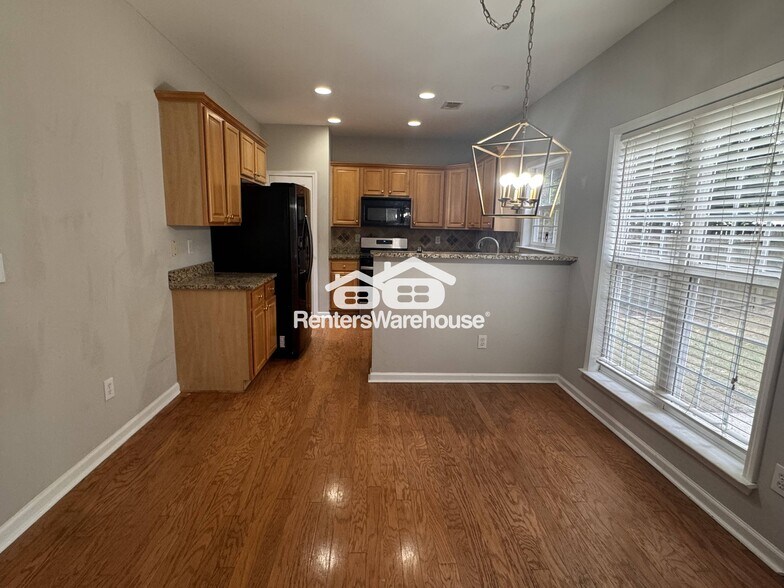 Building Photo - 2226 Rosemoore Walk