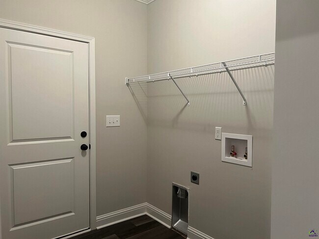 Building Photo - 250 High Ridge Ct