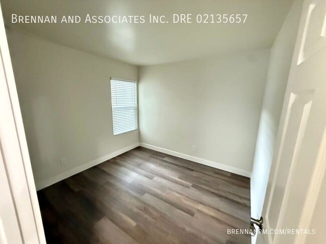 Building Photo - 9046 Ildica St