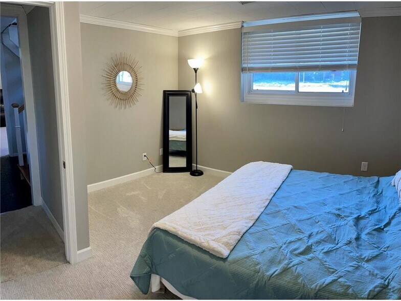 Building Photo - 901 Summer St NE