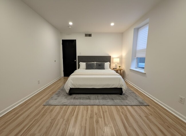 Building Photo - 615 S Conestoga St