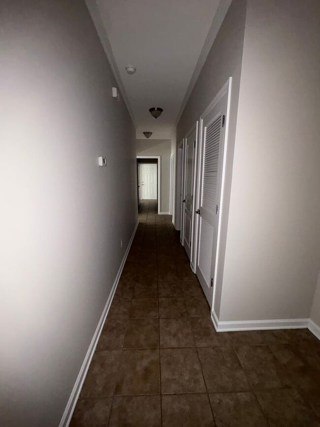 Building Photo - Cotton Creek!!!