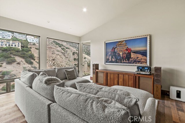 Building Photo - 345 Emerald Bay