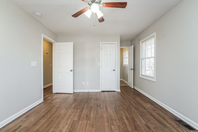 Building Photo - 454 New St