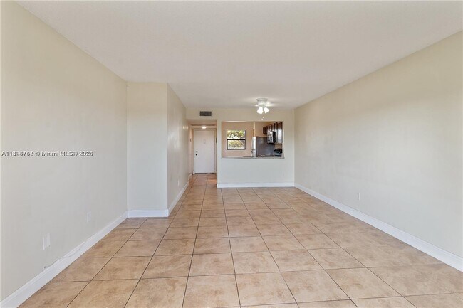 Building Photo - 880 NE 207th Terrace