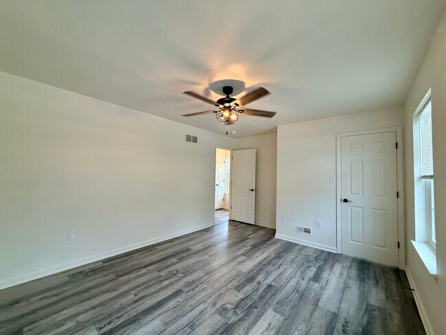 Building Photo - 601 Rockwood Dr