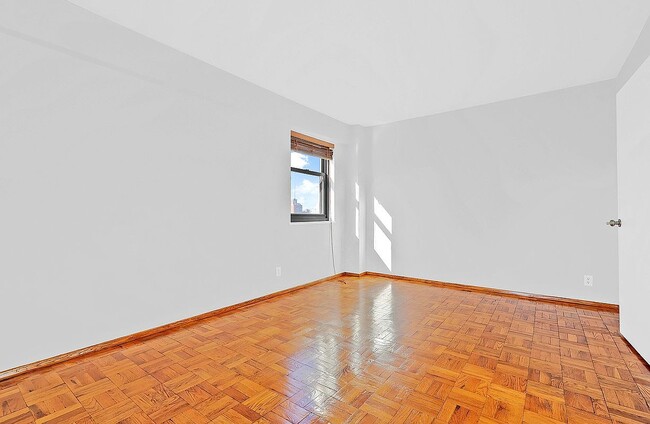 Building Photo - 21-80 33rd Rd Apt 9C-9C