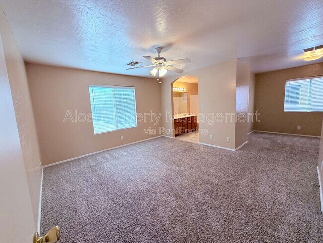 Building Photo - 2293 E Longhorn Pl