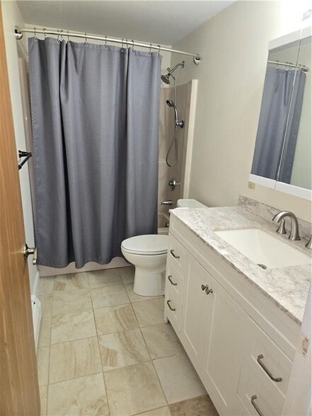 Building Photo - 19 Berclay St