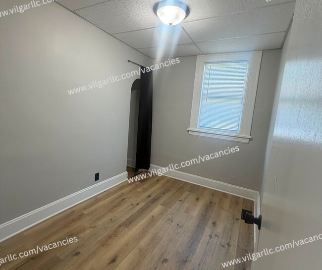 Building Photo - 5035 Tod Ave