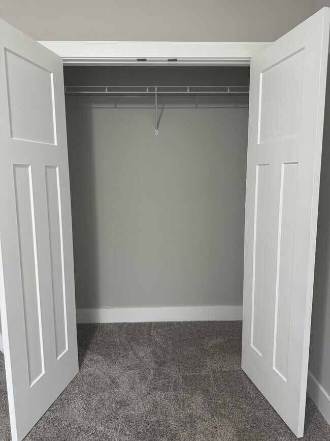 Building Photo - Three bedroom , 2.5 bathroom home in The C...