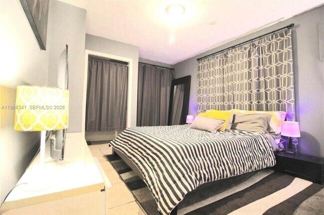 Building Photo - 2120 NE 168th St