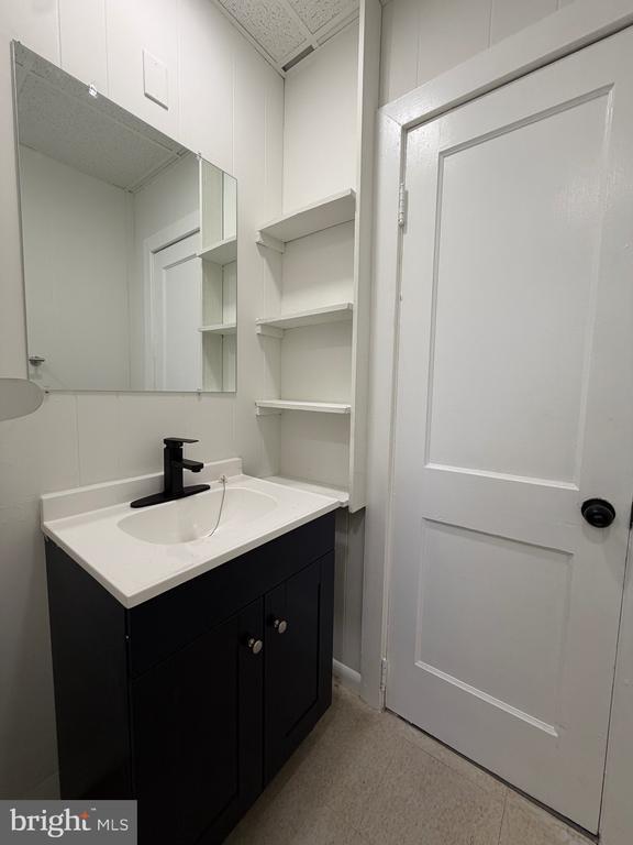 Building Photo - 517 Bentley Ave