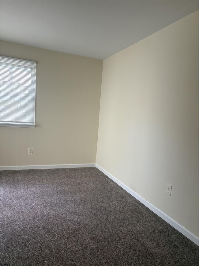 Building Photo - 2705 Goldenrod Ct