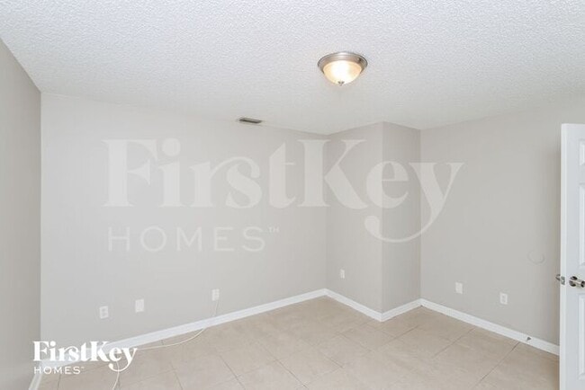 Building Photo - 2655 San Filippo Dr SE
