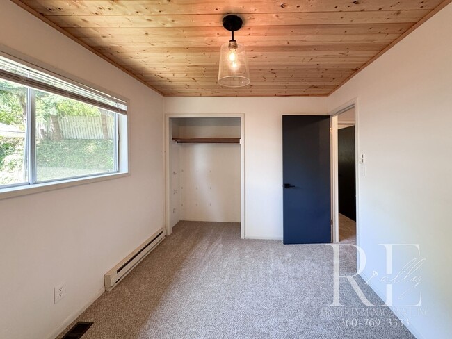Building Photo - Chic Farmhouse Vibes in Charming Suquamish...