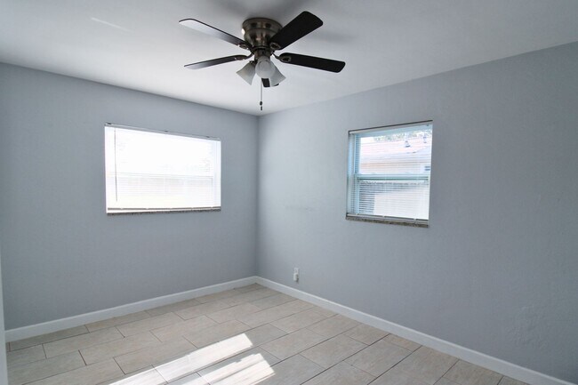 Building Photo - 3-Bed, 2-Bath Home with Spacious Fenced Yard in Pinellas Park!