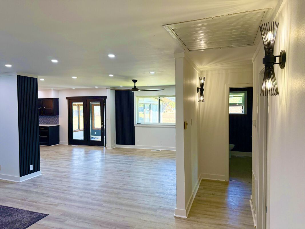 Building Photo - 303 S Promenade Blvd