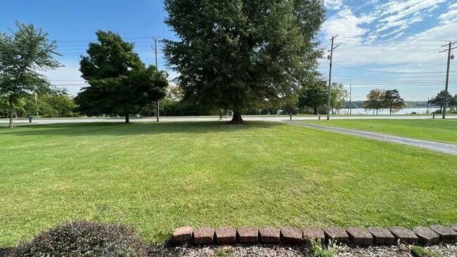 Building Photo - Westerville Ranch overlooking Hoover