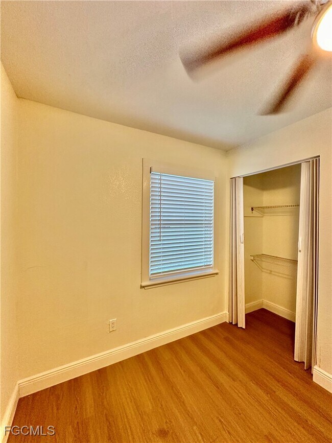 Building Photo - 3208-3216-3216 Dale St