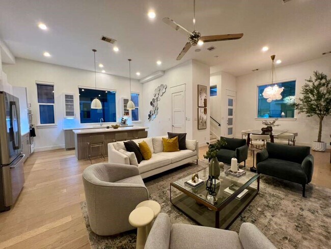 Building Photo - 9811 Mocking Bird Hill Ln