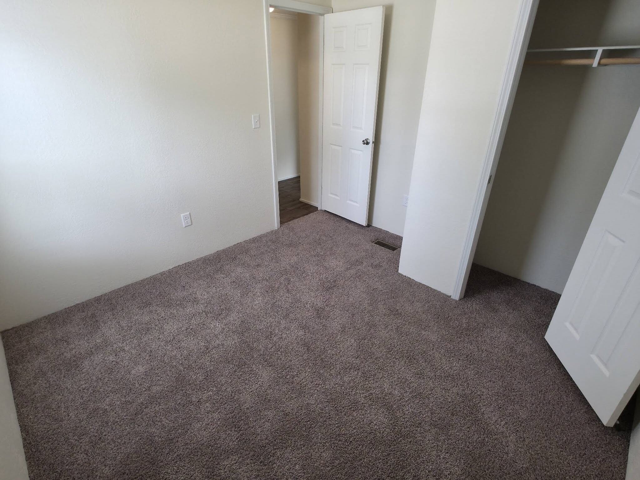 Building Photo - 1308 W Plum St