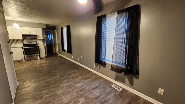 Building Photo - Perfect Home