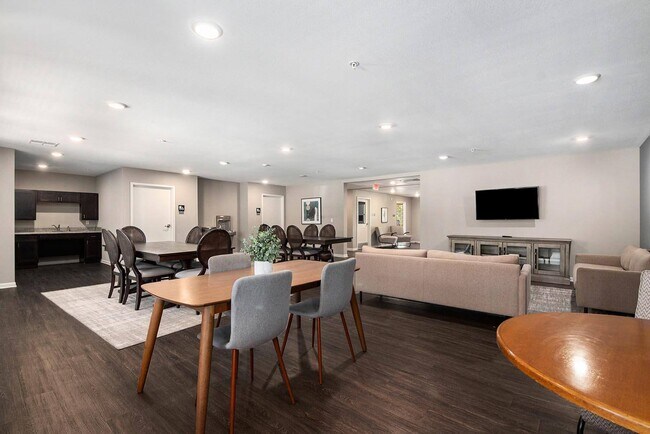 Building Photo - Seven45 Stocking