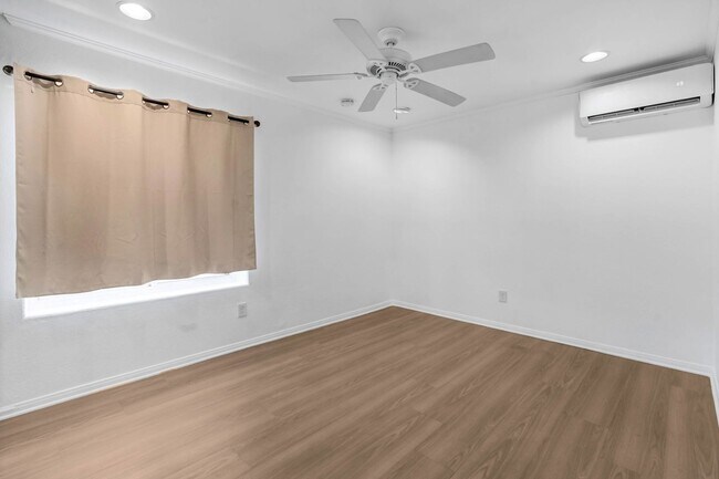Building Photo - Single-Story 3 Bedroom (+1 Bonus Room and ...
