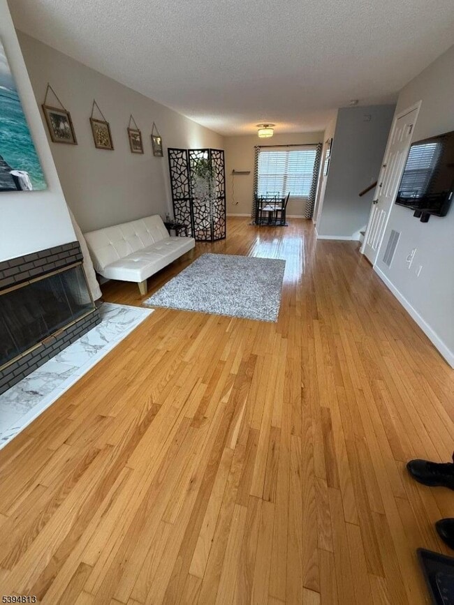 Building Photo - 1902 Bayley Ct