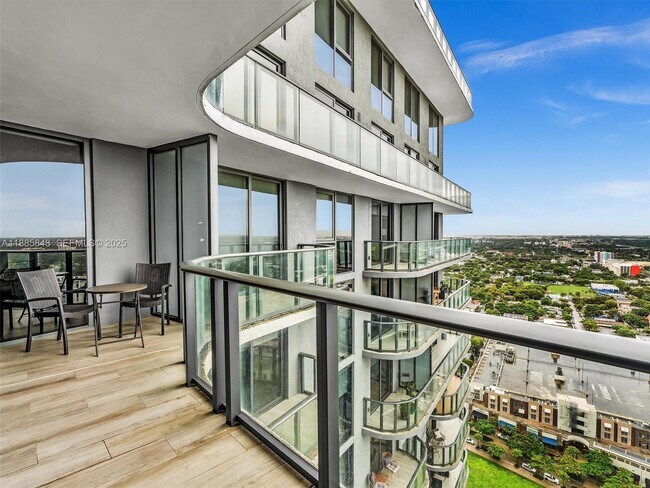 Building Photo - 121 NE 34th St