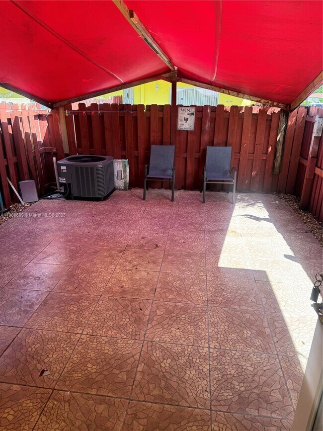 Building Photo - 19550 SW 103rd Ct