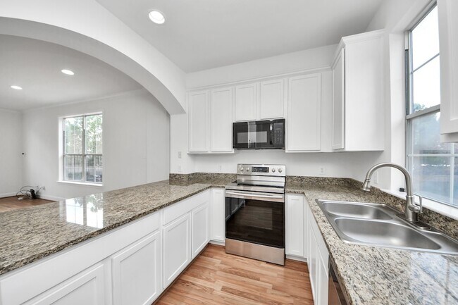 Building Photo - 3001 Murworth Dr