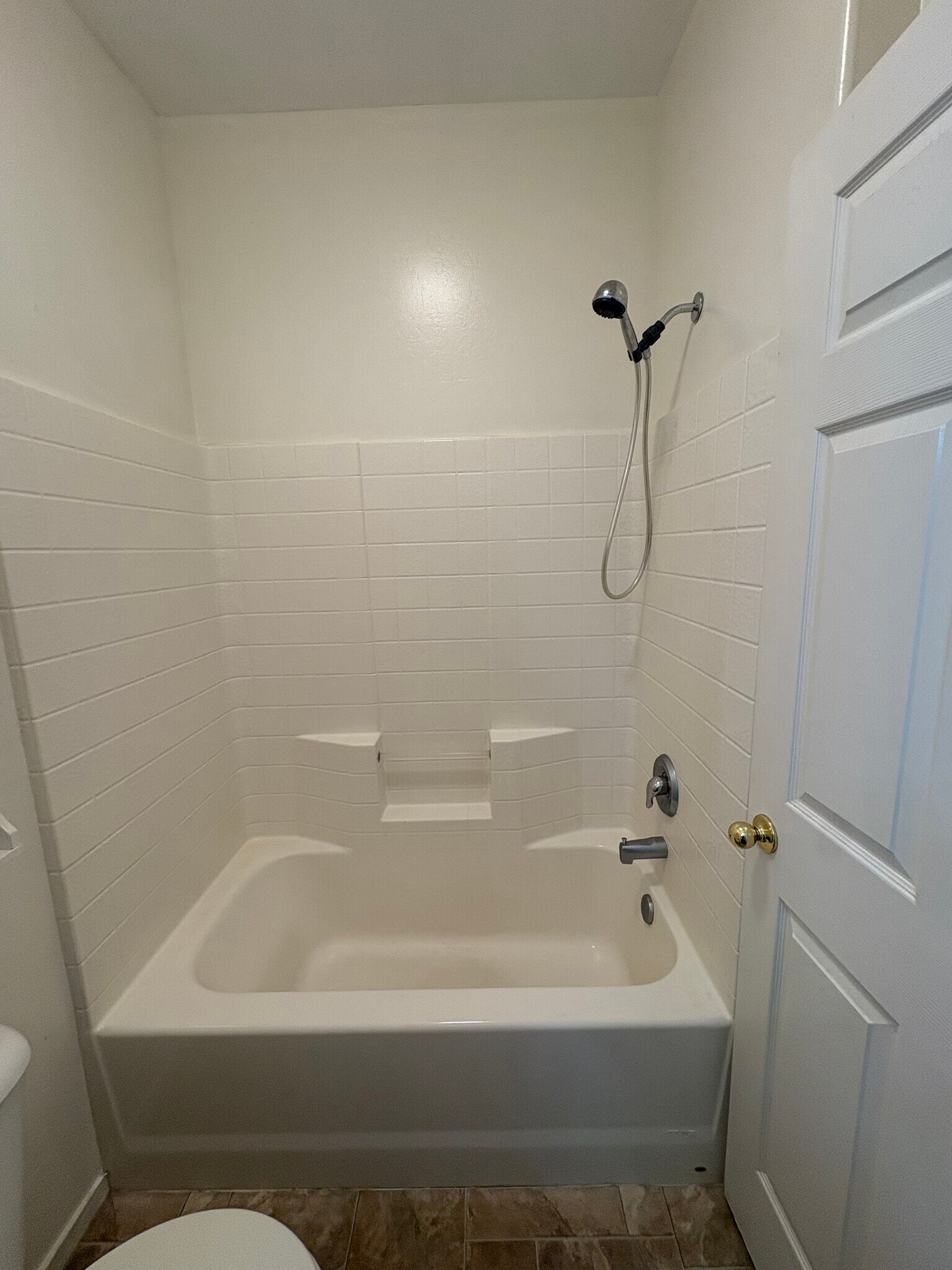 Building Photo - 609 Yellow Meadow Ct