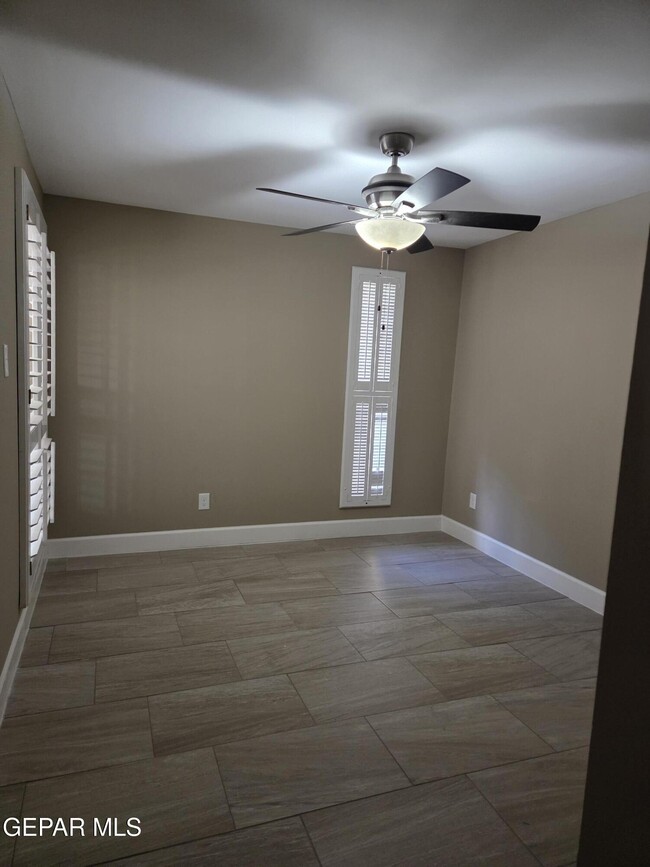 Building Photo - 15000 Ashford St