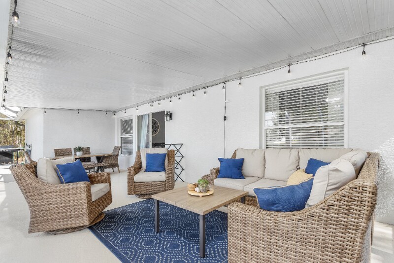 Building Photo - 1300 SE 5th Terrace