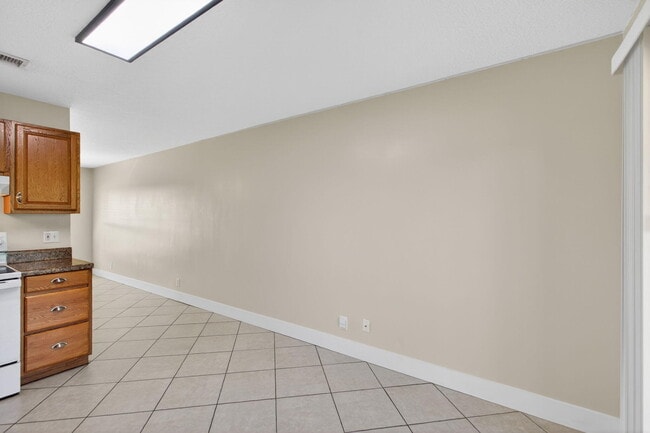 Building Photo - 8695 SE Hobe Ridge Ave