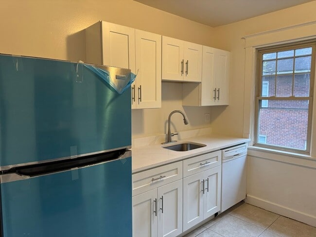 Building Photo - Wonderful Duplex in the Heart of Squirrel ...