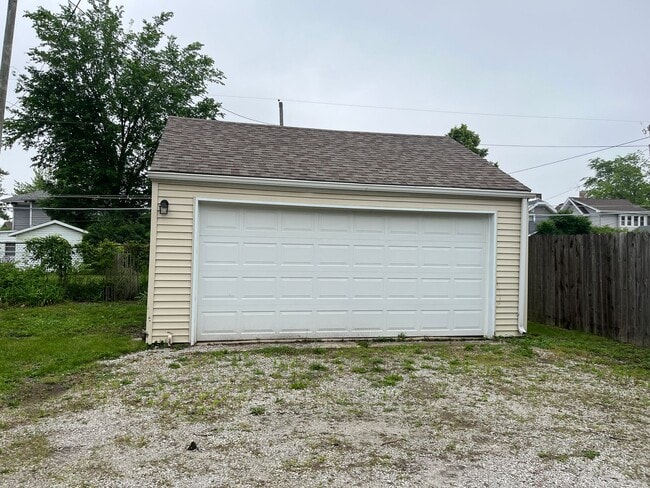 Building Photo - 226 S Cornell Cir
