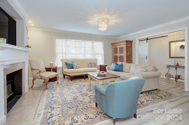 Building Photo - 629 Grandin Rd