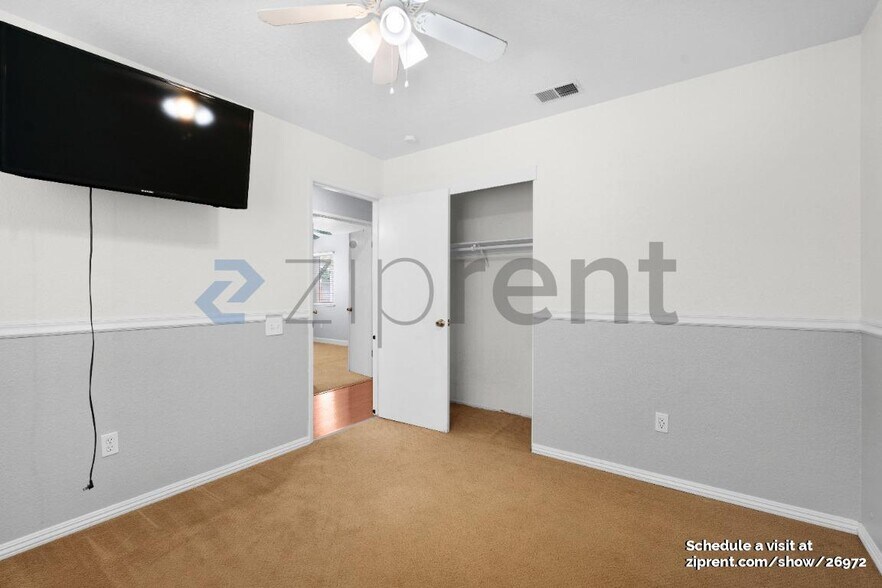 Building Photo - 5324 Vichy Cir