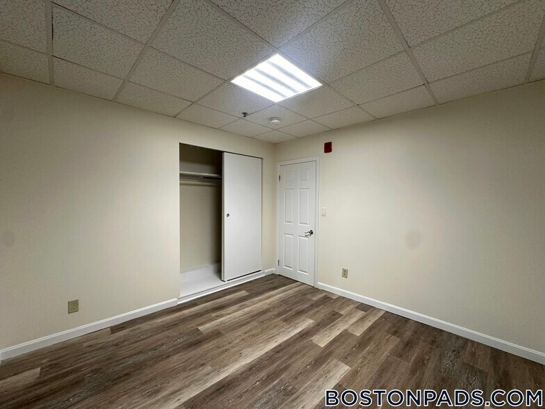 Building Photo - 62 Boylston St