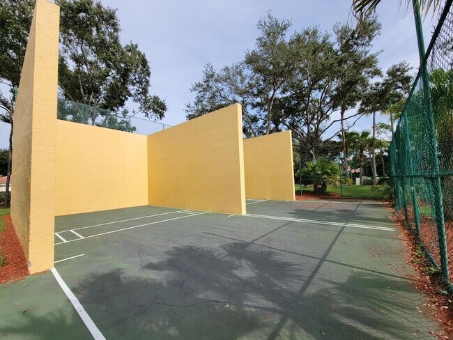 Building Photo - 3041 Casa Rio Ct