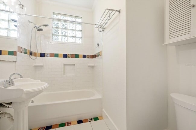 Building Photo - 113 W Powhatan Ave