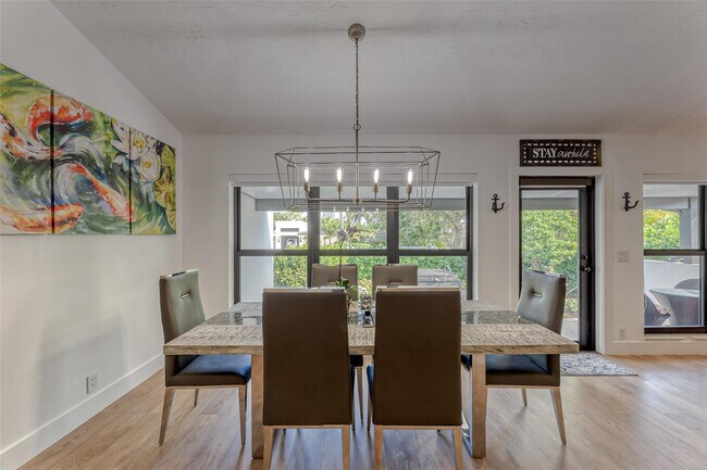 Building Photo - 2009 Admirals Way