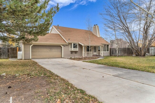 Building Photo - Prime Park Meadows Home