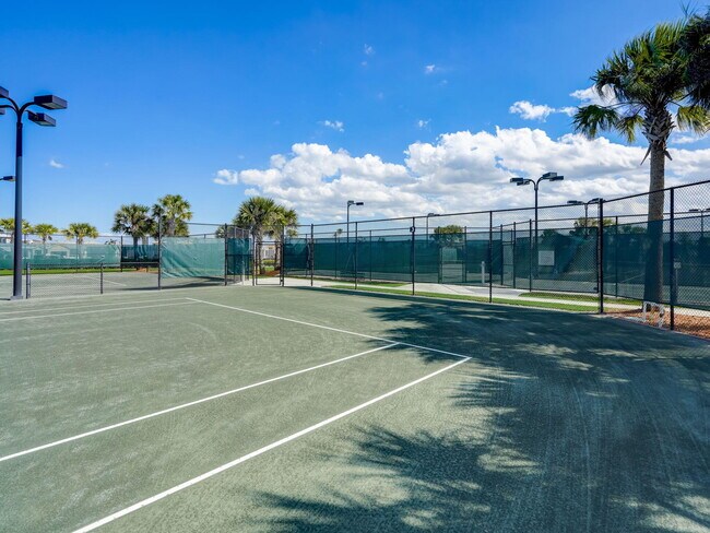 Building Photo - 837 SE Courances Dr